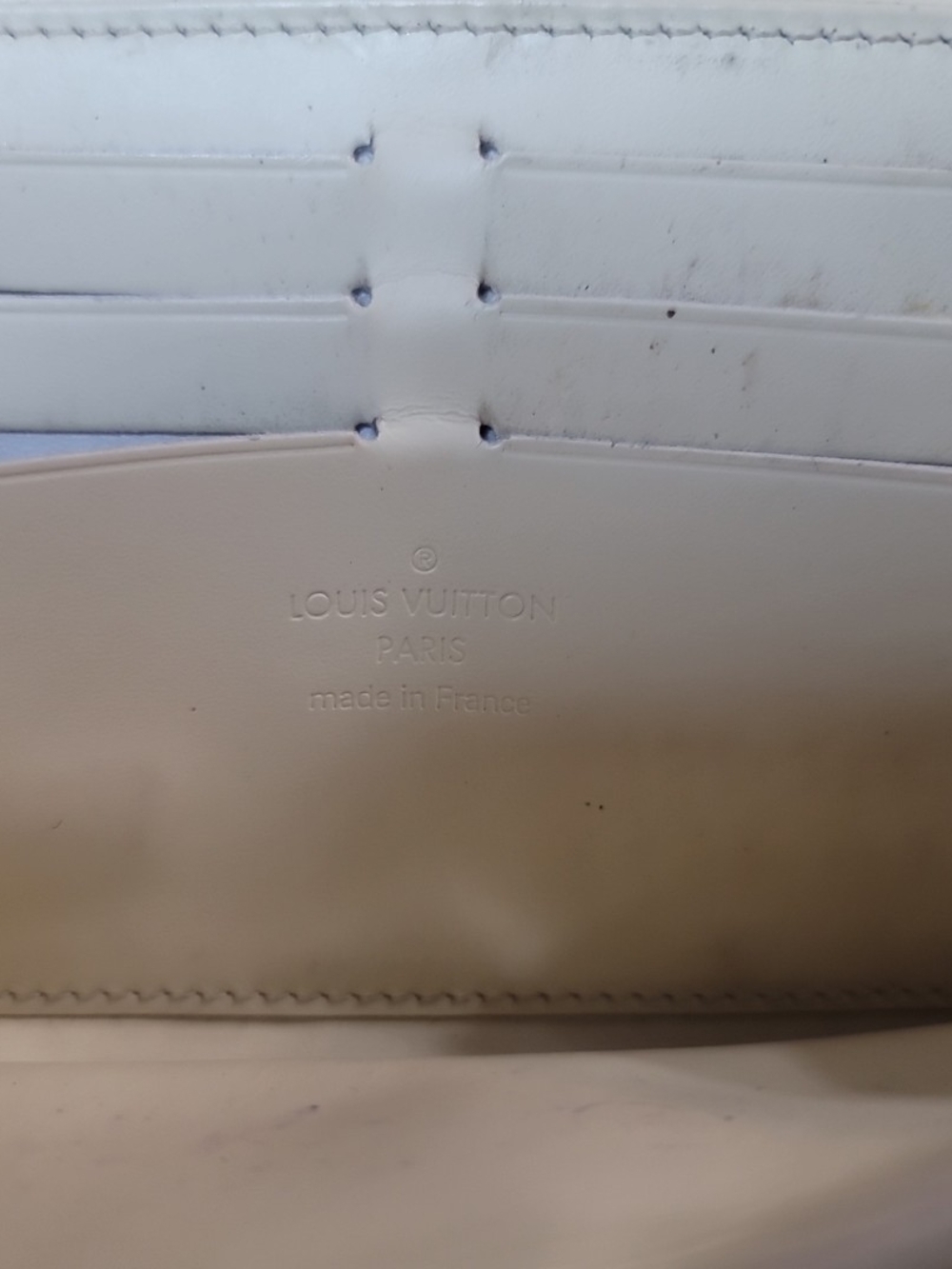 Louis Vuitton Suhali Leather Le Favori Wallet With Chain Preloved With Dusty - Picture 10 of 13
